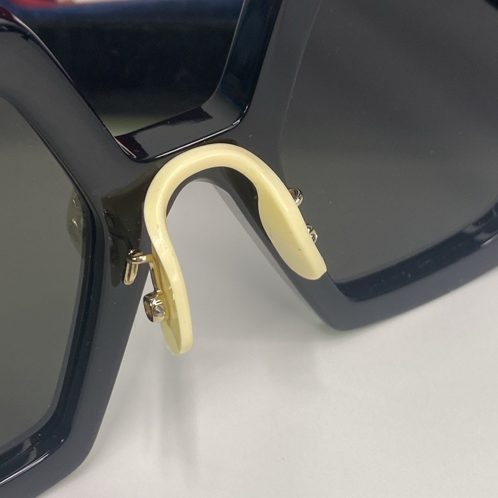 New Authentic Gucci Grey Geometric Ladies Sunglasses GG0772S 004 55. - Picture 6 of 11